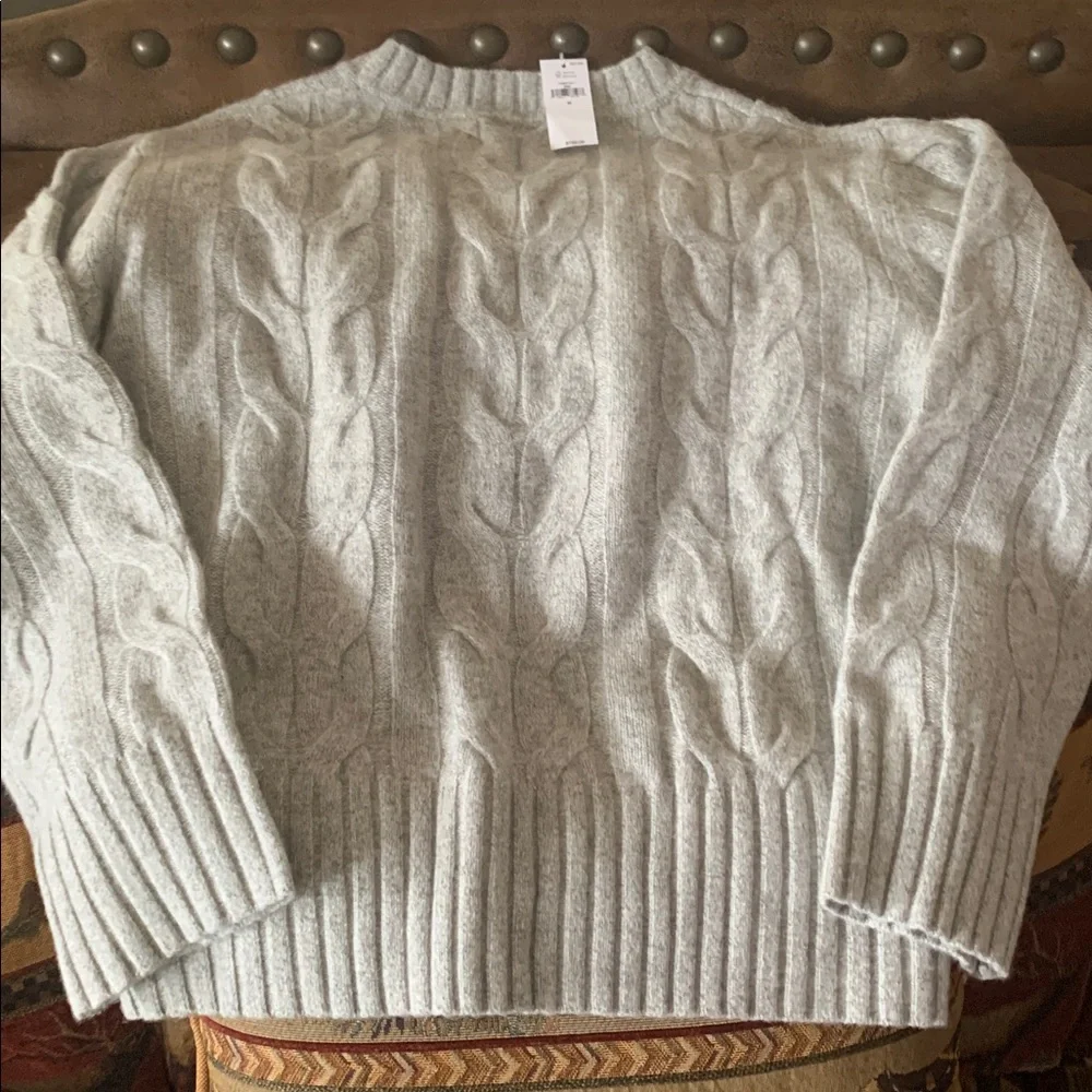 Banana Republic Light Gray Cable Knit Sweater SZ M - Picture 6 of 10